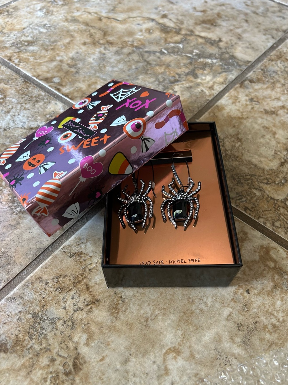 Betsey Johnson Black Crystal Spider Shepherd Hook Dangle Earrings Halloween Goth - Picture 4 of 8